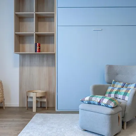New - 300m Subway - 10 Mins Centre Apartament *