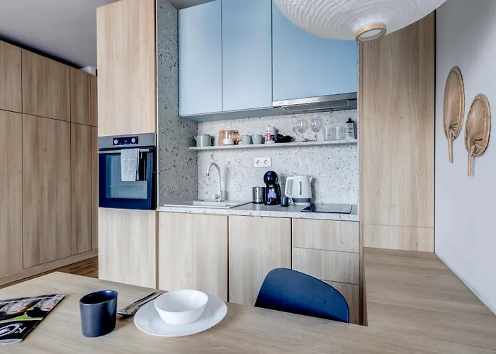 New - 300m Subway - 10 Mins Centre